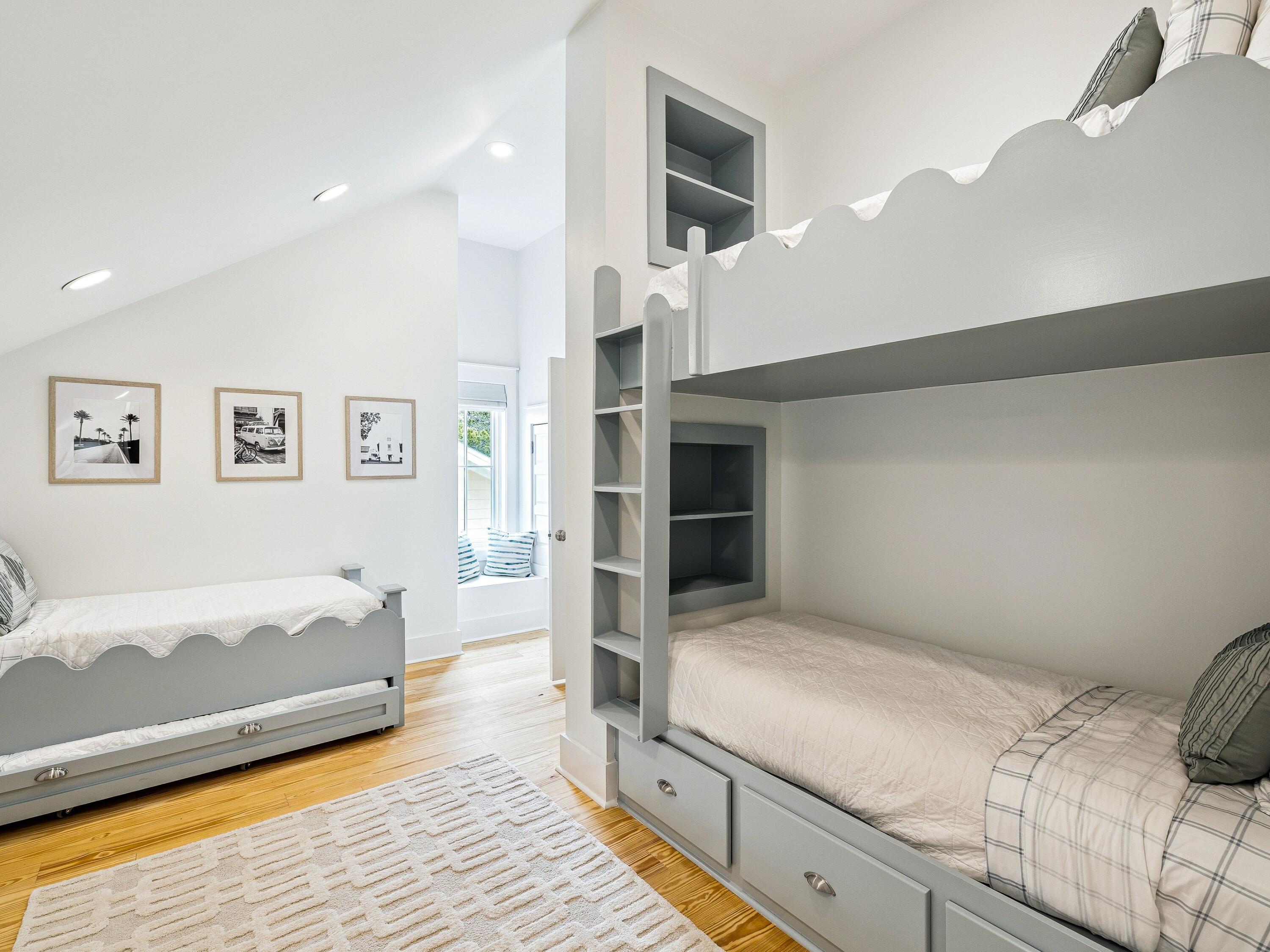 90 Silver Laurel Way