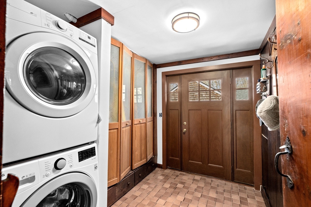 385 Whiting St ($45K Over Asking)