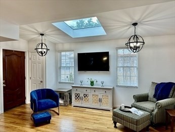 6 Rosewood