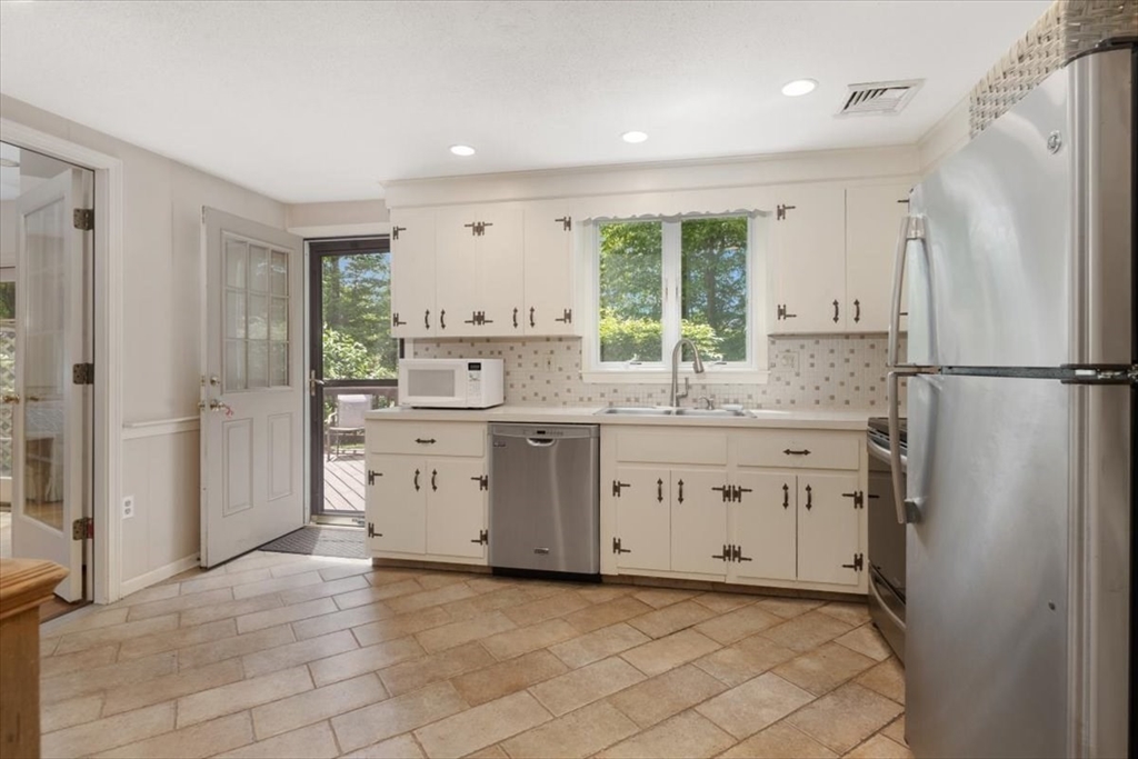 80 Buttonwood Lane ($75K Over Asking)