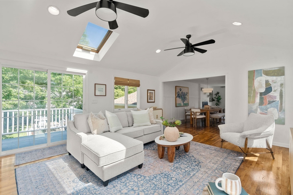 63 Massasoit Ln