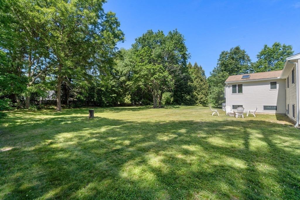 63 Massasoit Ln