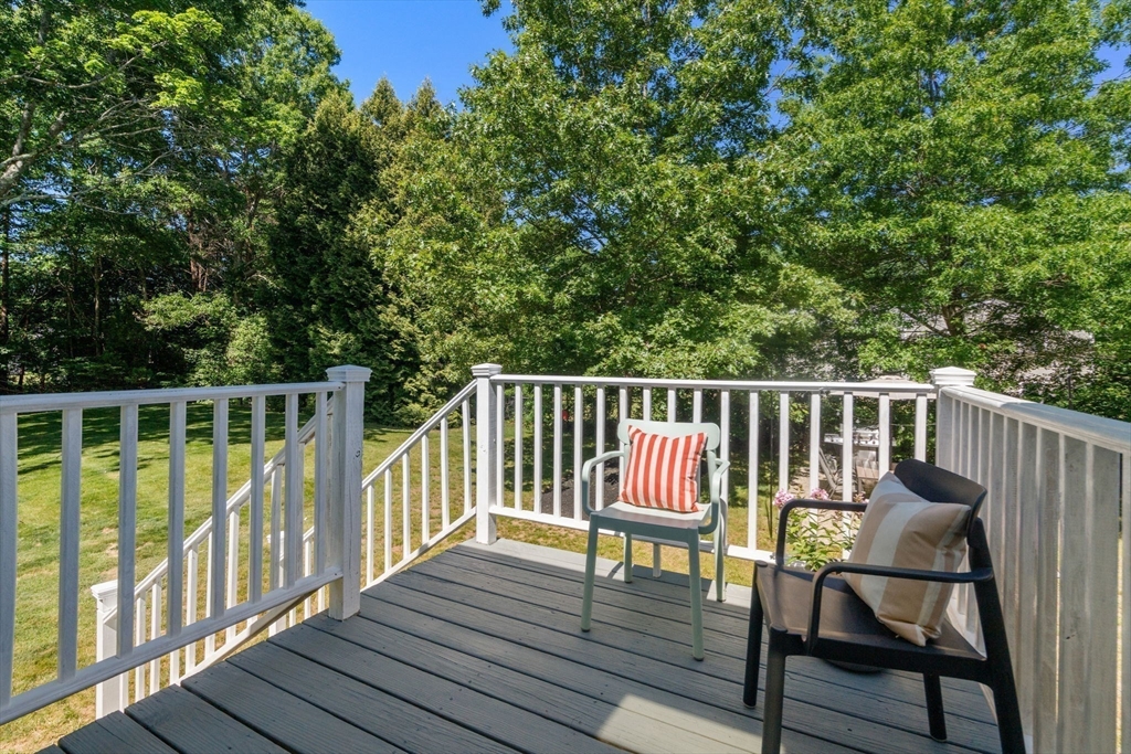 63 Massasoit Ln