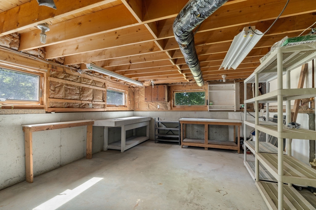 63 Massasoit Ln