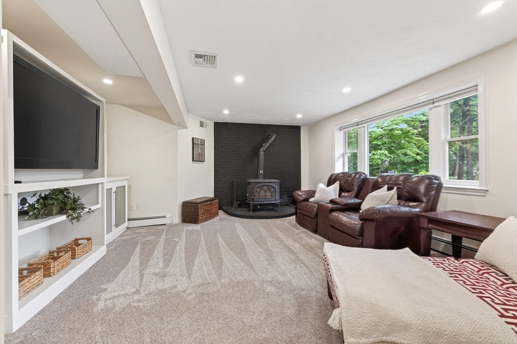 42 Willow Road