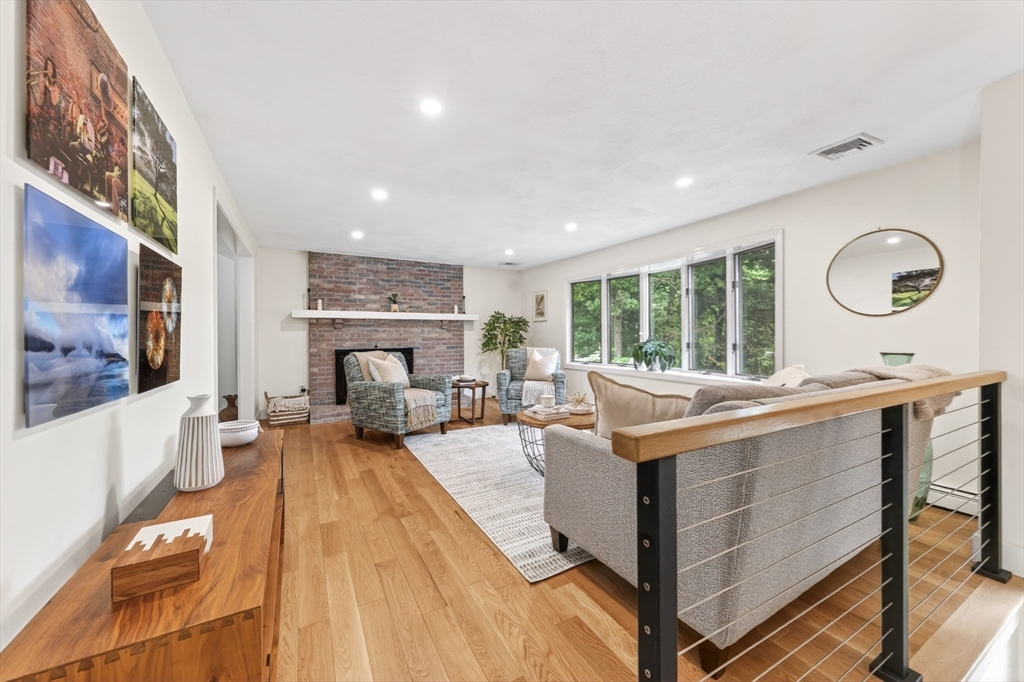 42 Willow Road