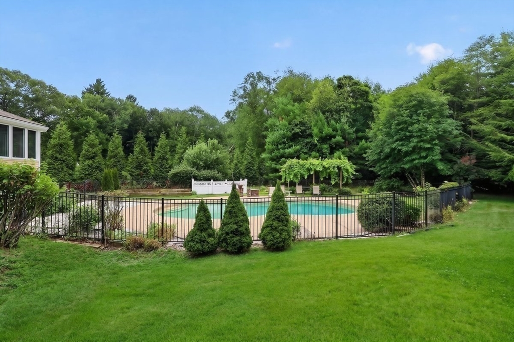 72 Beckford Farm Road
