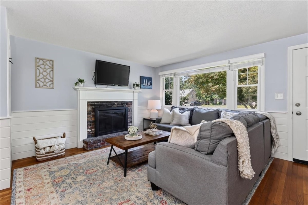 27 John Adams Drive