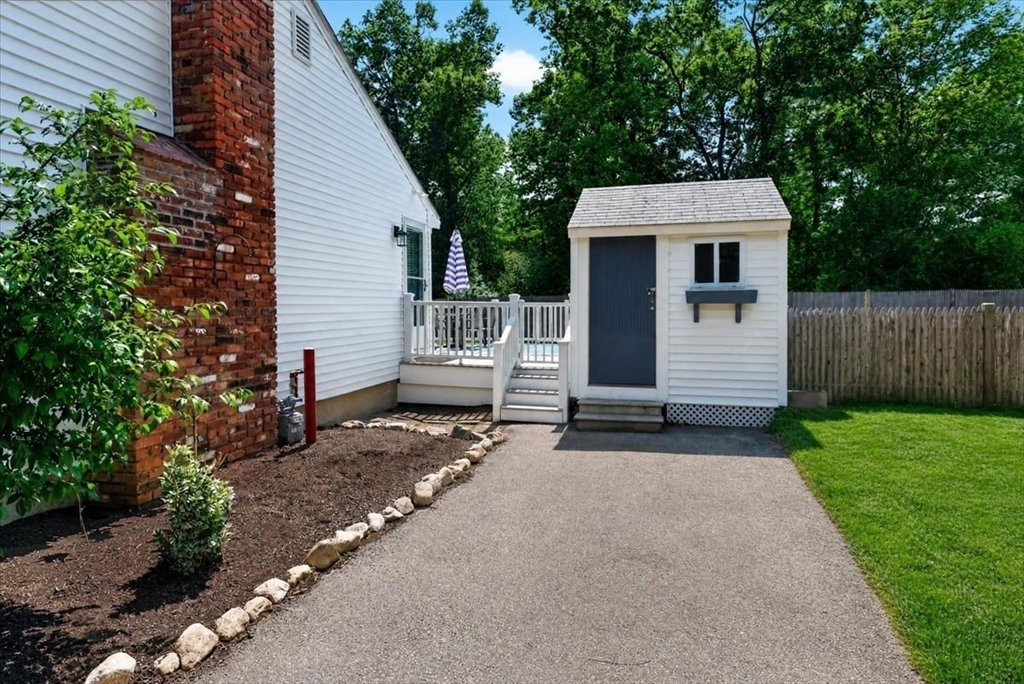 27 John Adams Drive