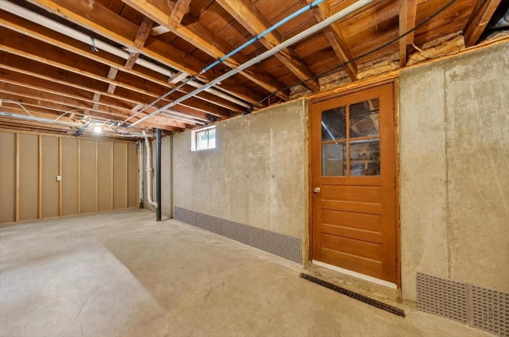 27 John Adams Drive