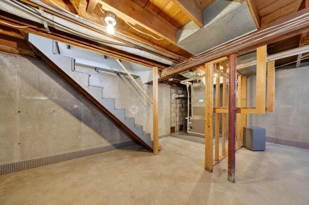 27 John Adams Drive