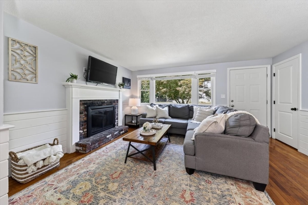 27 John Adams Drive