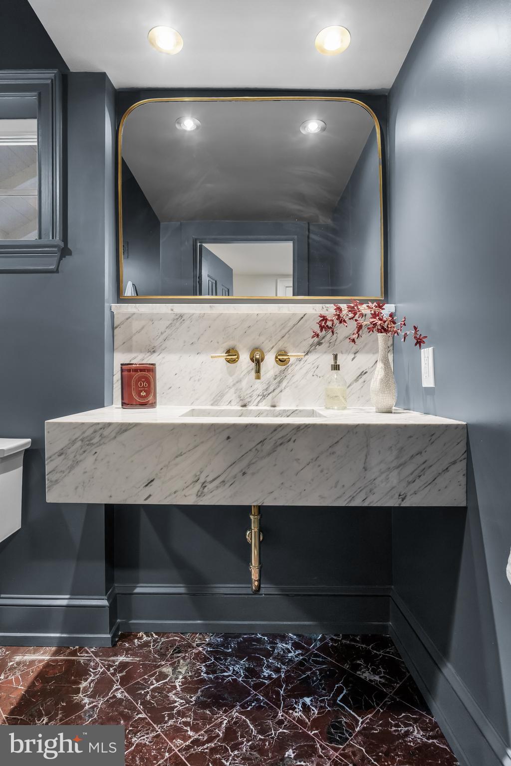 140 E CENTRAL AVENUE