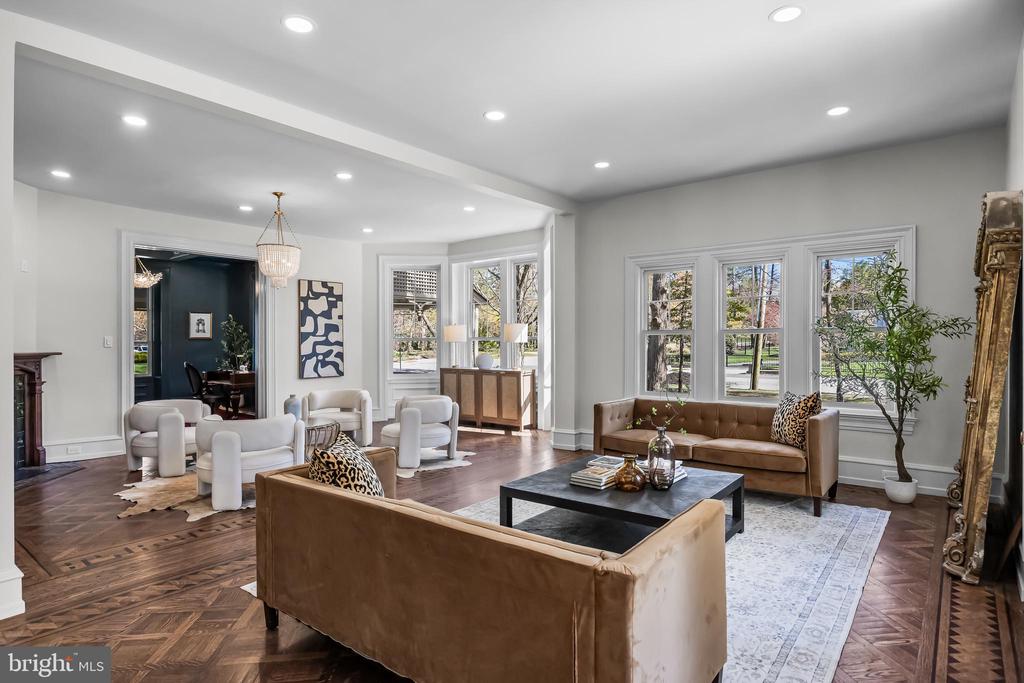 140 E CENTRAL AVENUE