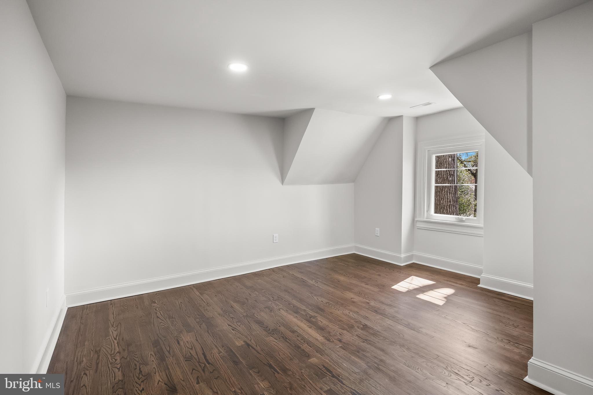 140 E CENTRAL AVENUE