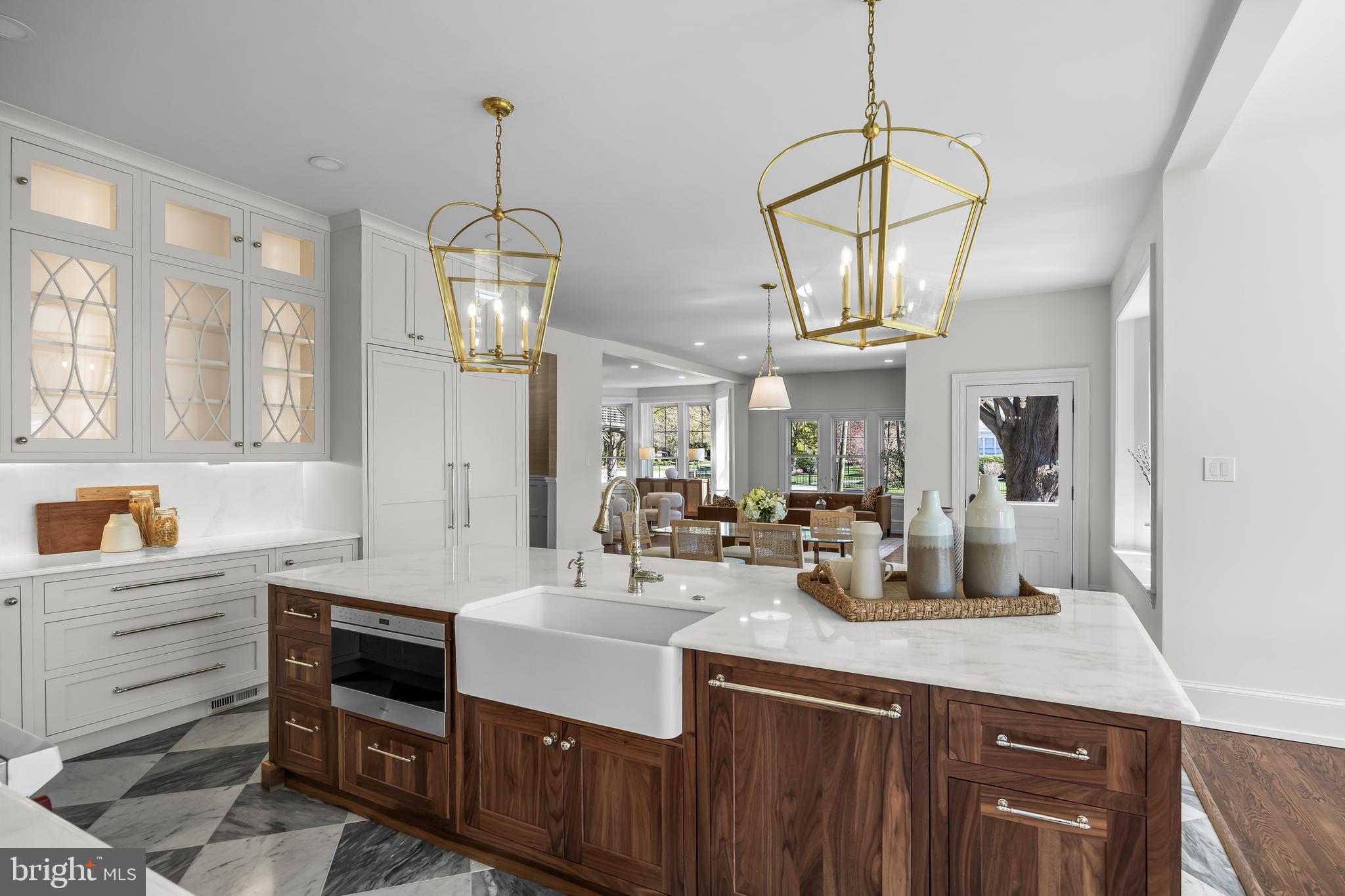 140 E CENTRAL AVENUE