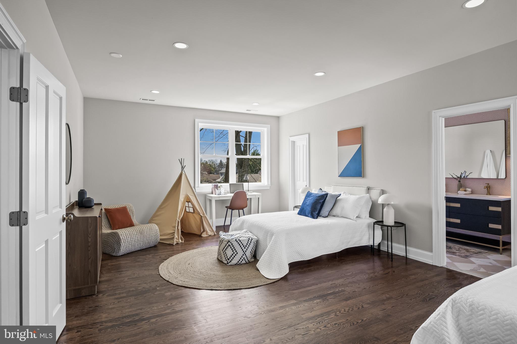 140 E CENTRAL AVENUE