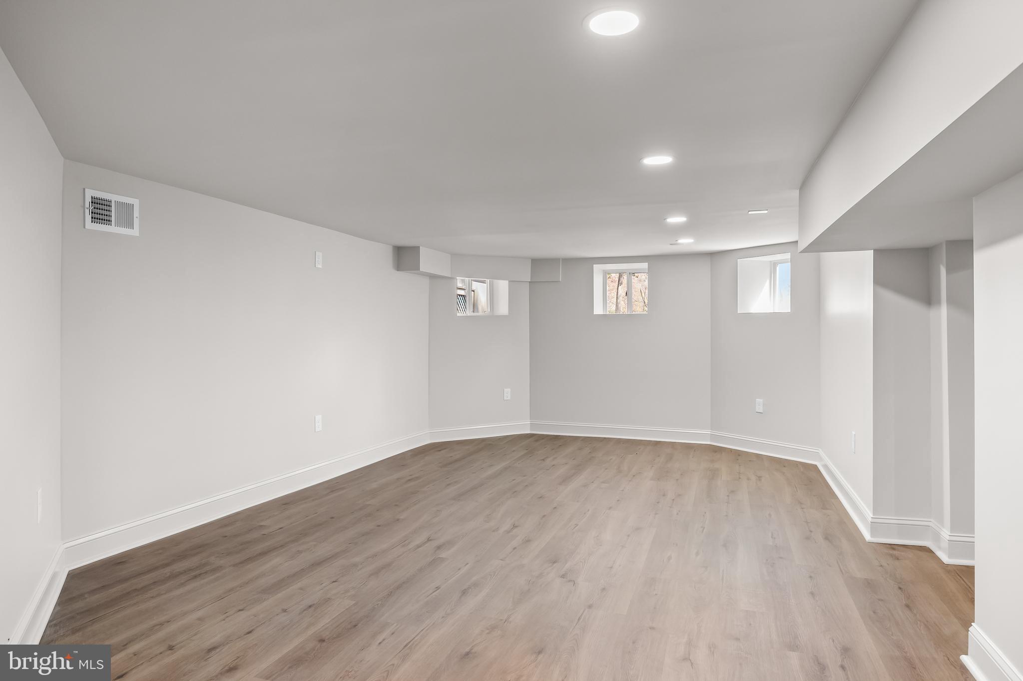 140 E CENTRAL AVENUE