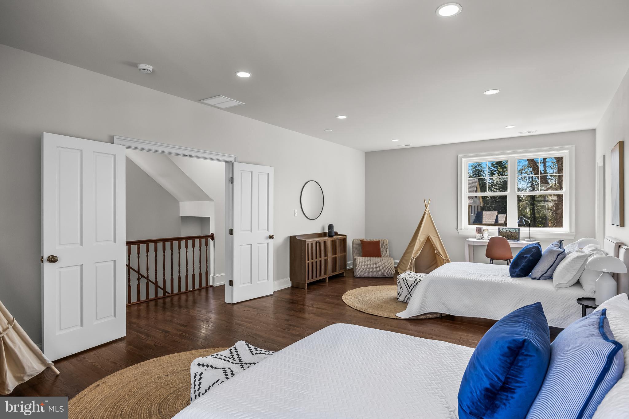 140 E CENTRAL AVENUE