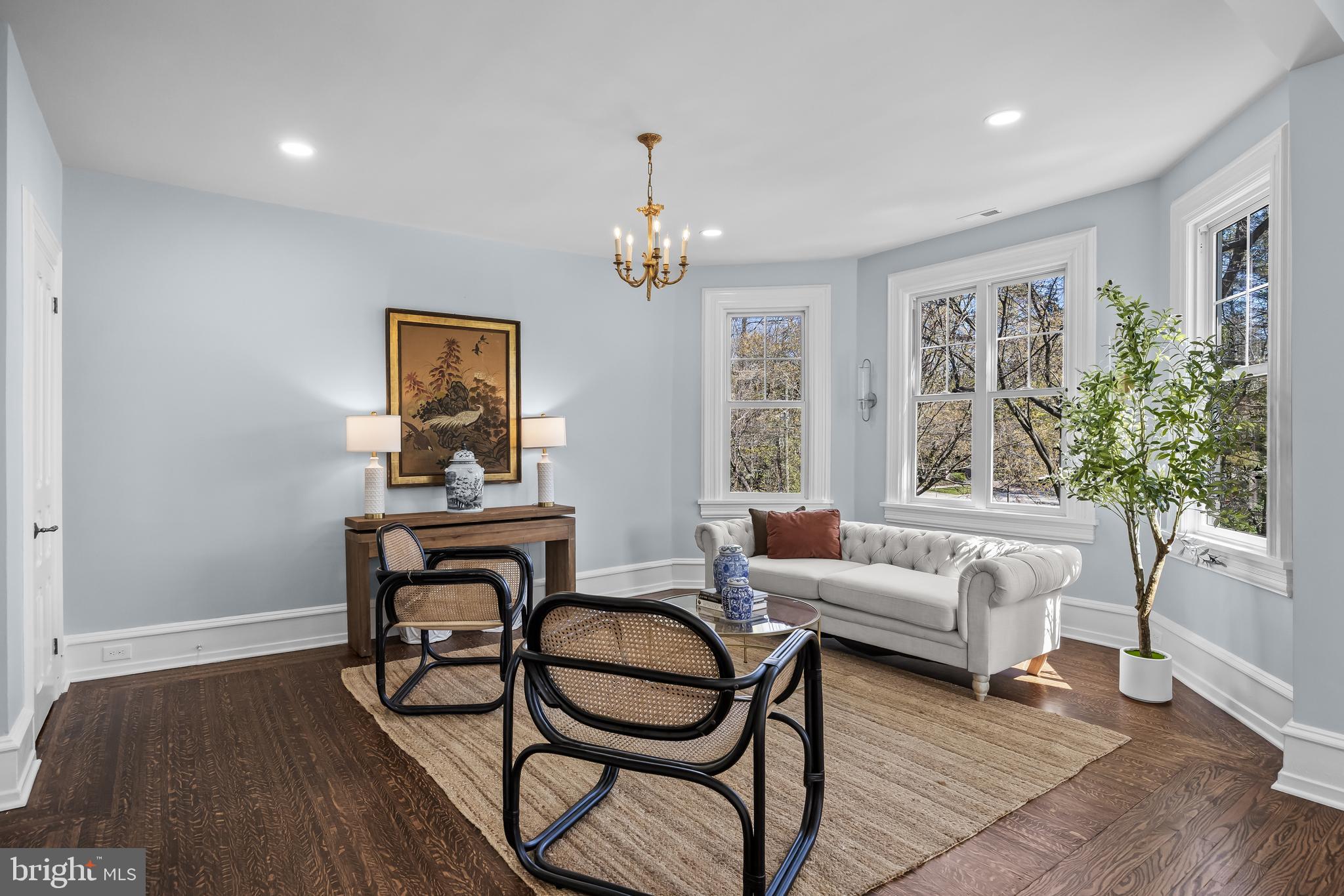 140 E CENTRAL AVENUE