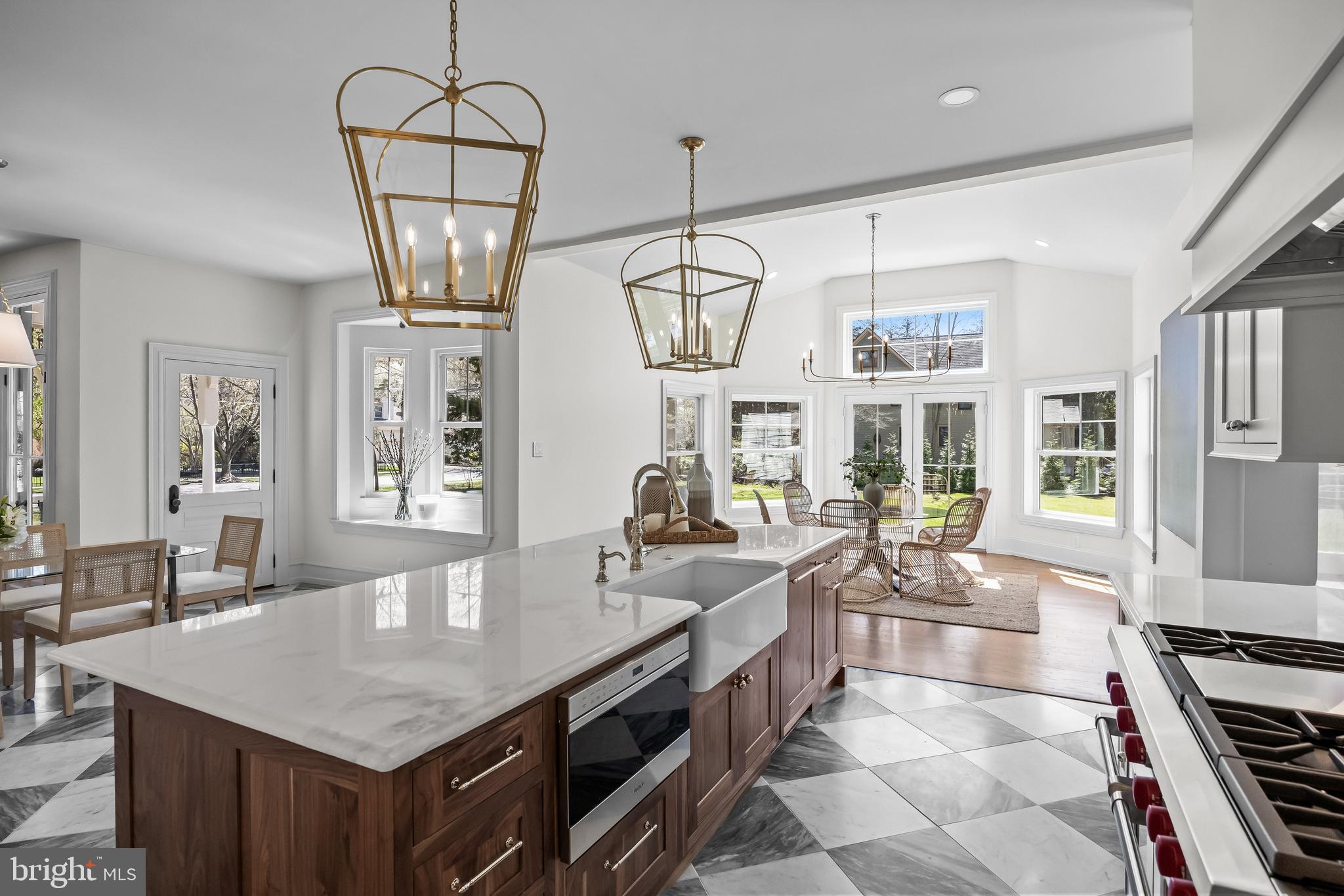 140 E CENTRAL AVENUE