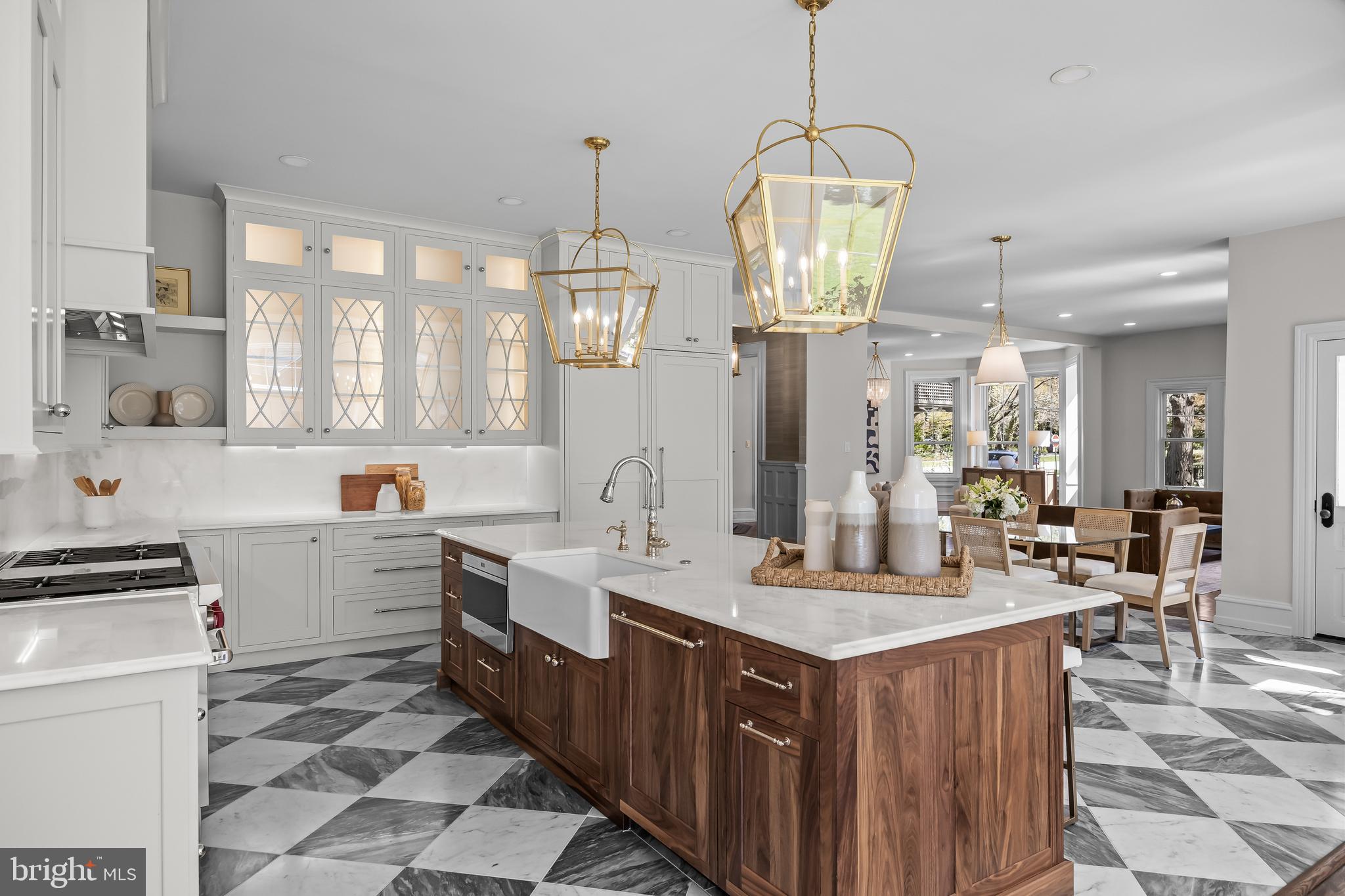 140 E CENTRAL AVENUE