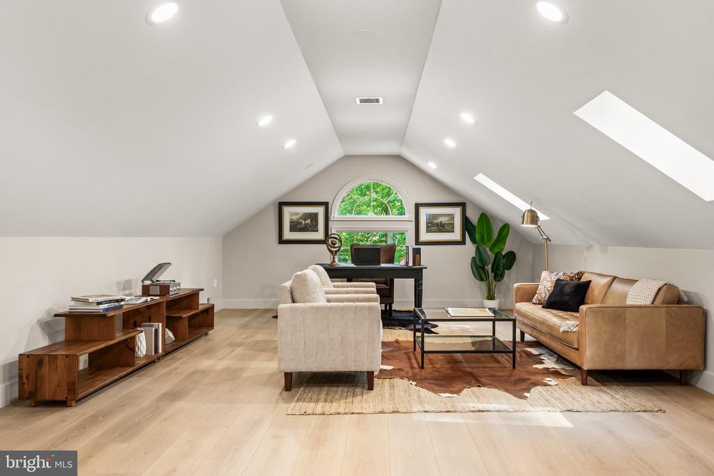 408 CREEK ROAD