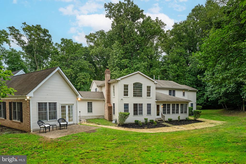 1109 WINDING DRIVE