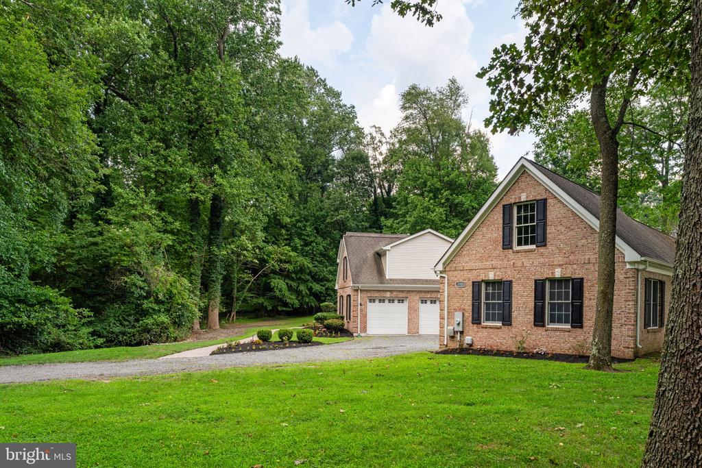 1109 WINDING DRIVE