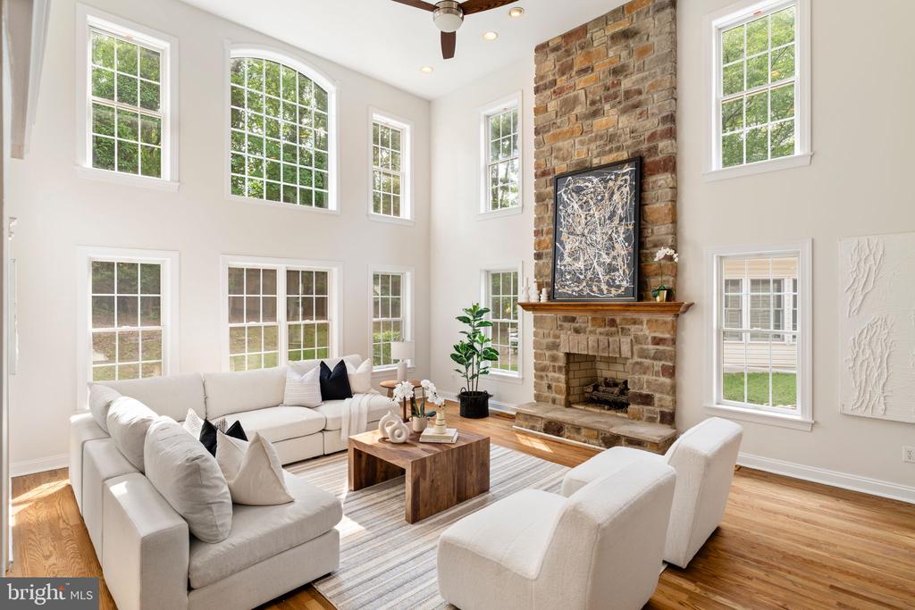 1109 WINDING DRIVE