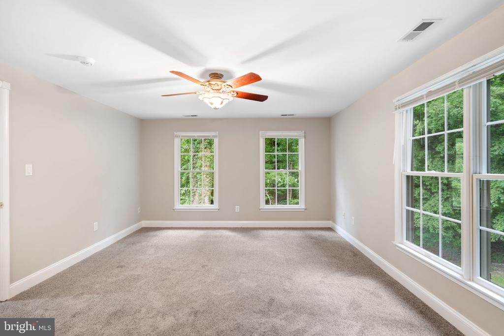 1109 WINDING DRIVE