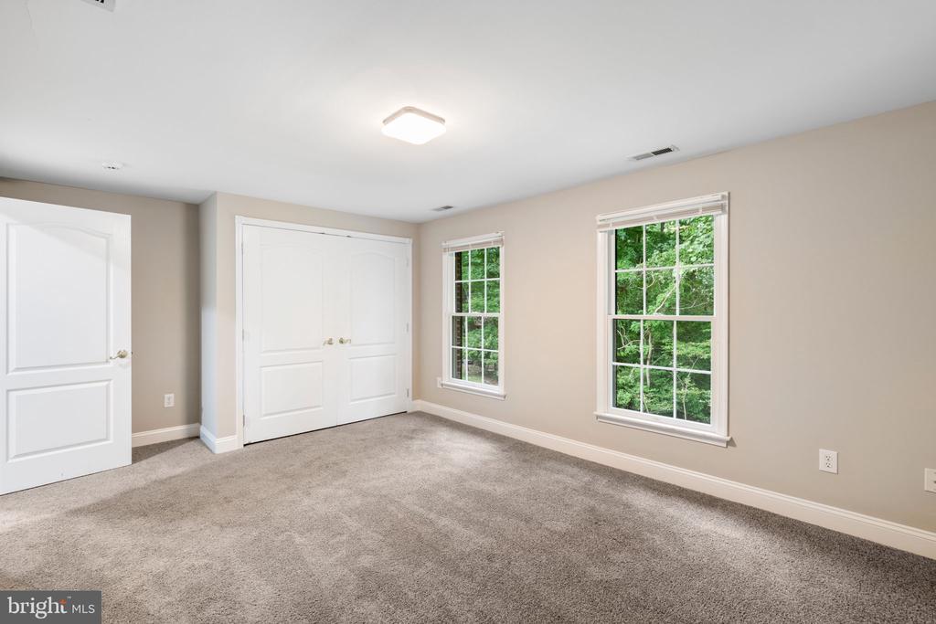 1109 WINDING DRIVE