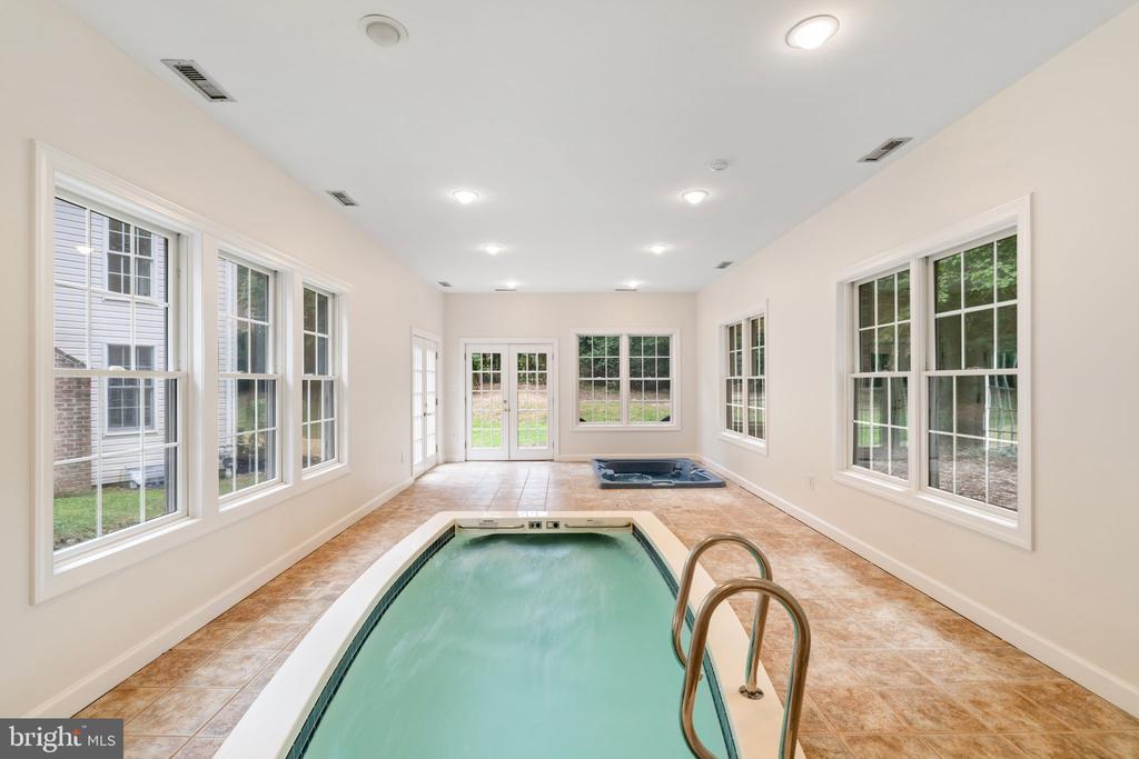 1109 WINDING DRIVE