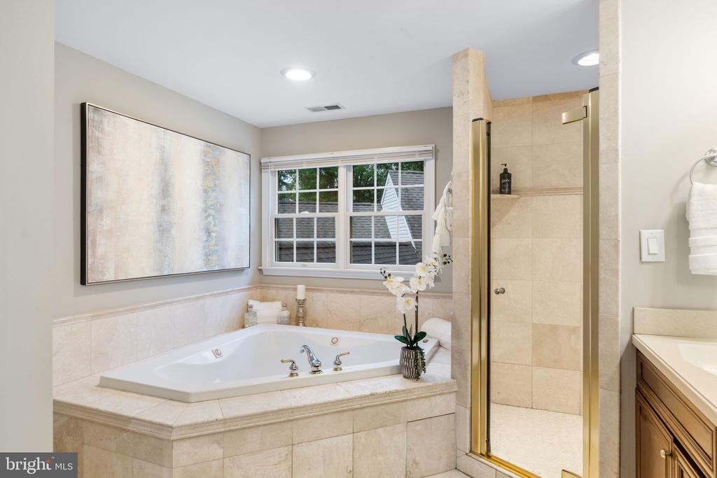1109 WINDING DRIVE