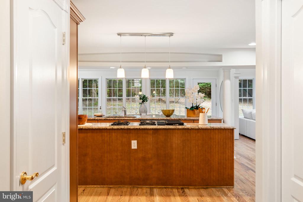 1109 WINDING DRIVE