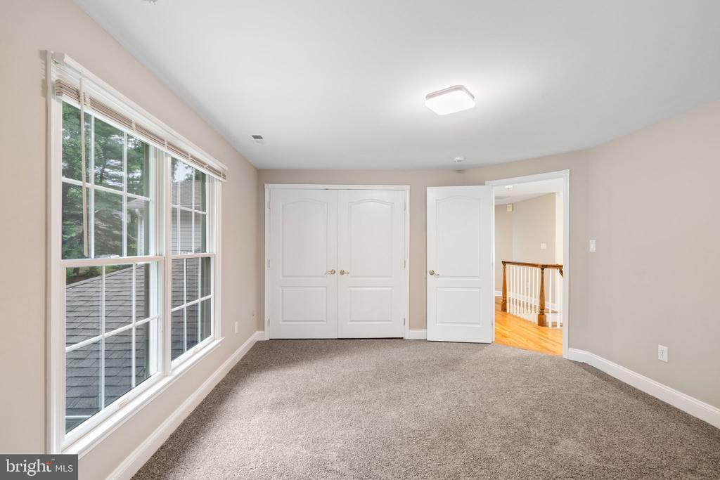 1109 WINDING DRIVE