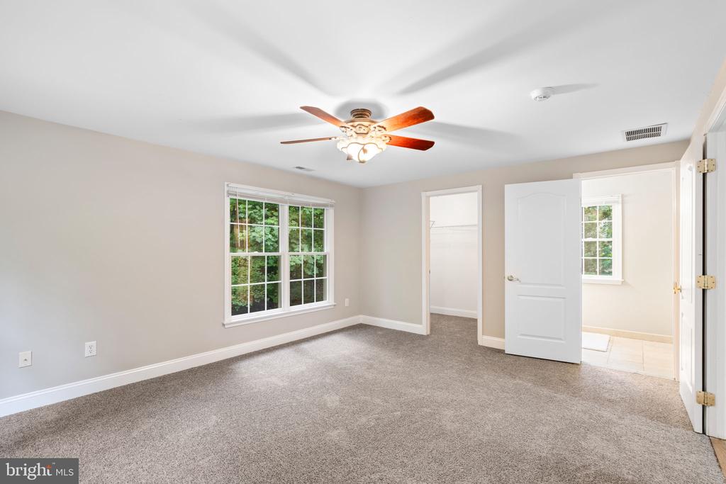 1109 WINDING DRIVE