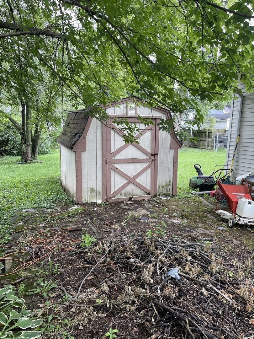 93 E Elmwood Drive