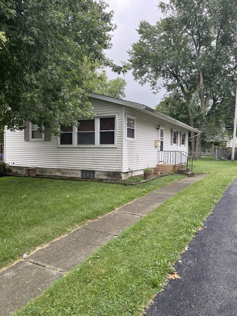 93 E Elmwood Drive