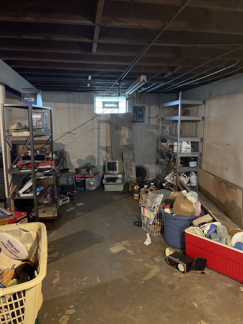 93 E Elmwood Drive