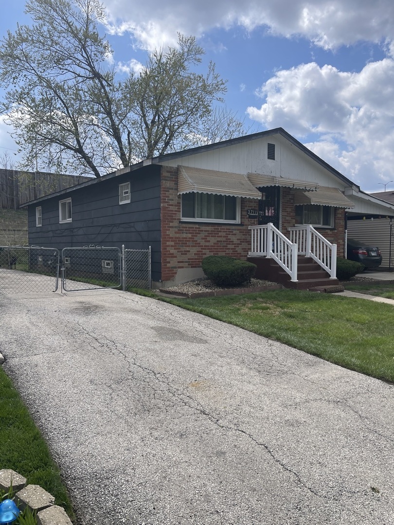 3711 Maxey Court