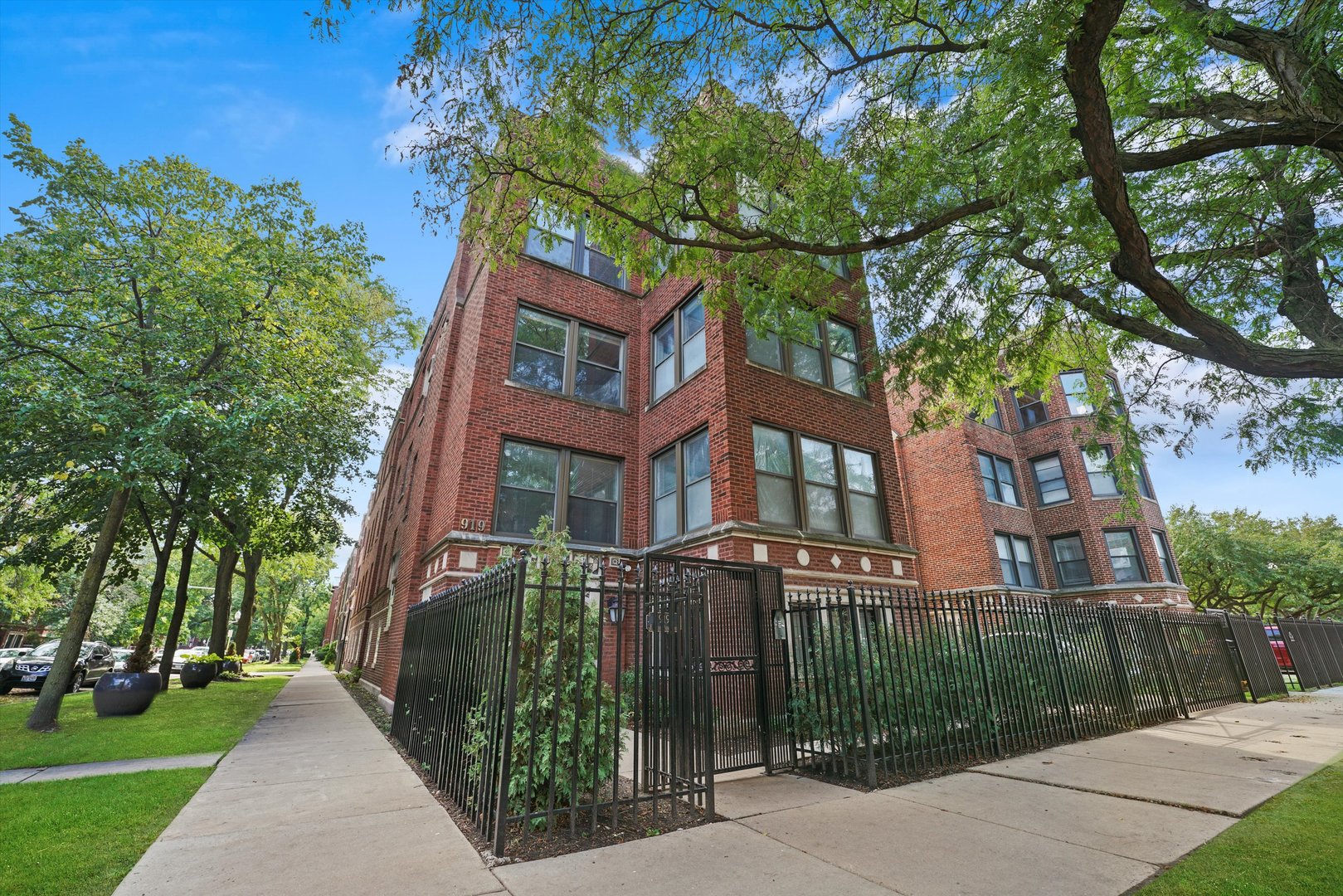 919 E Hyde Park Boulevard Unit: 3