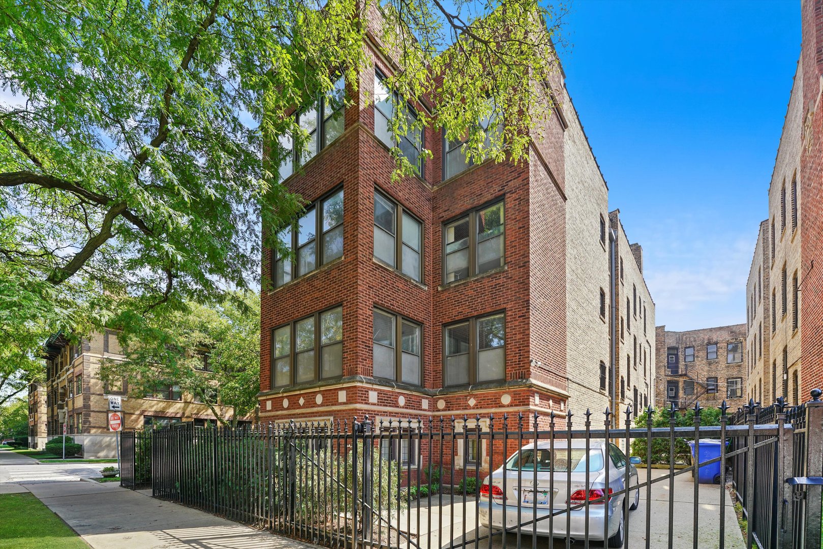 919 E Hyde Park Boulevard Unit: 3