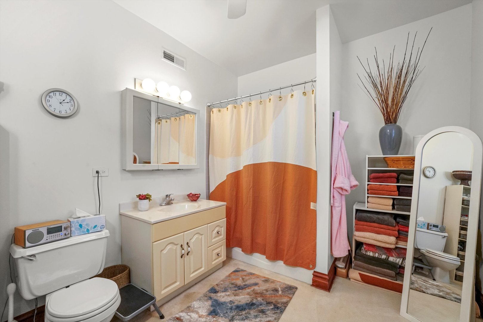 919 E Hyde Park Boulevard Unit: 3