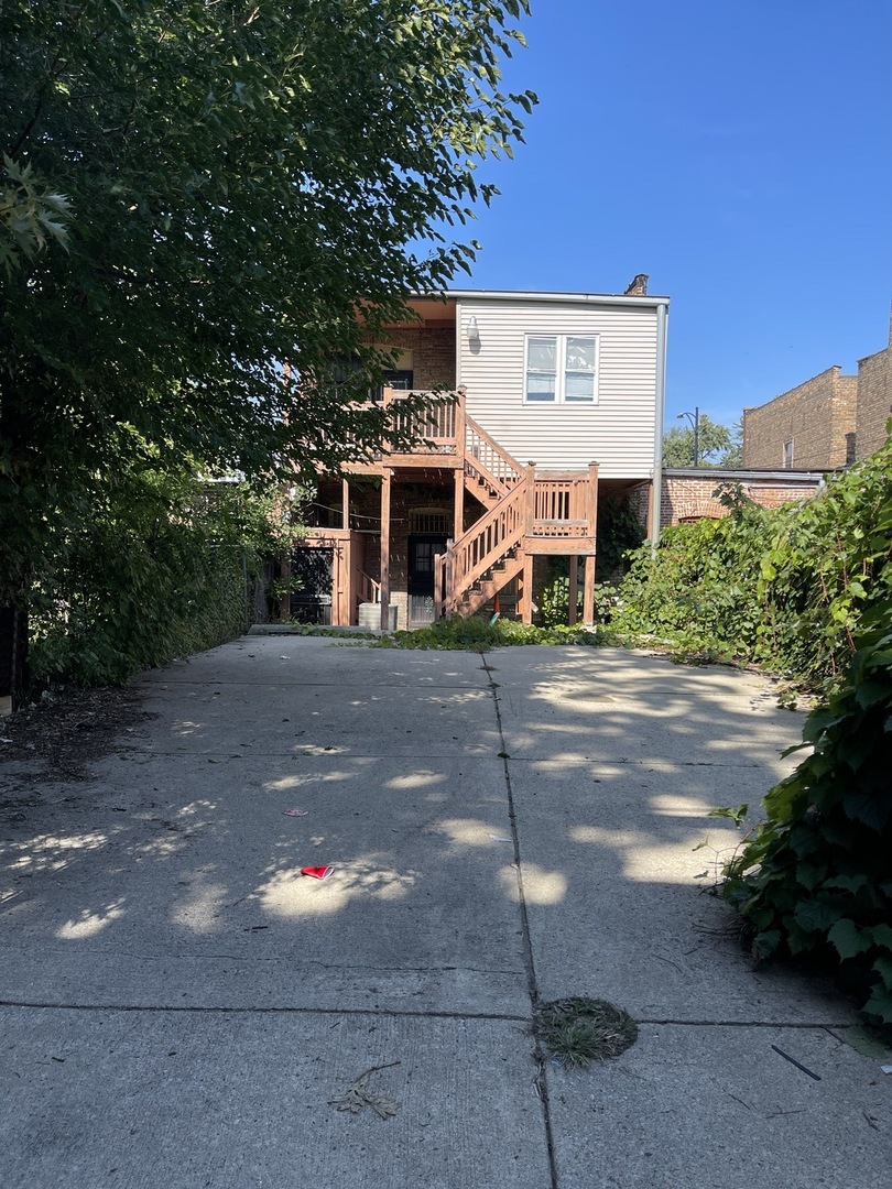 1853 E 79th Street