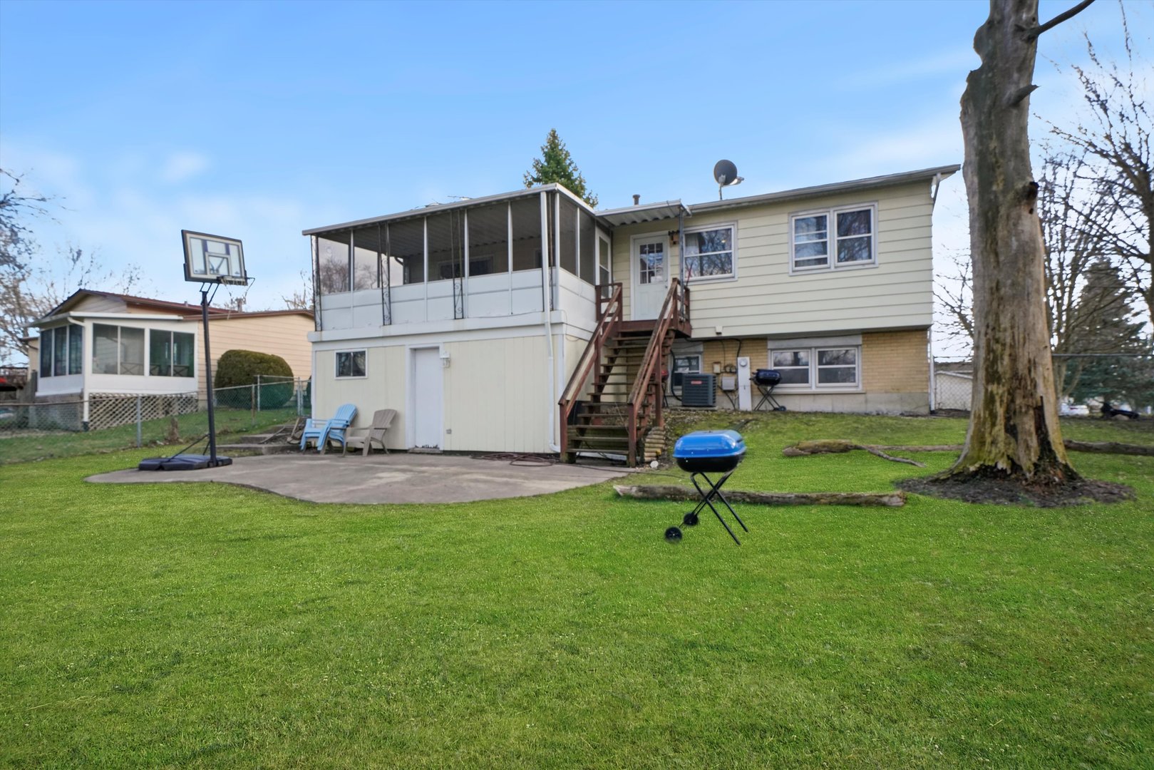 4838 MONTEREY Drive
