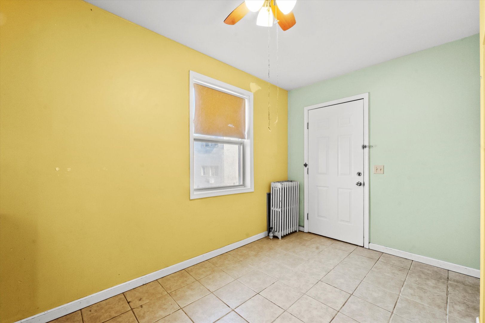 4815 W ROSCOE Street Unit: 2S