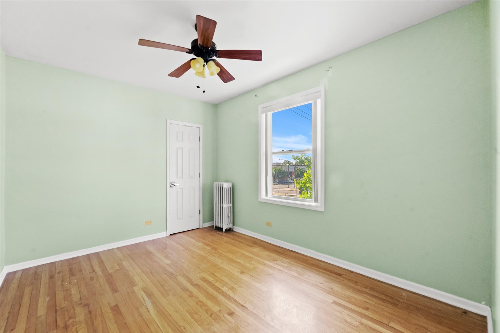 4815 W ROSCOE Street Unit: 2S