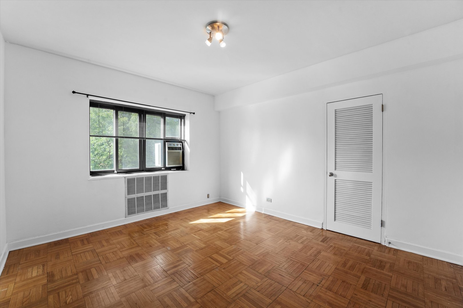 5048 N Marine Drive Unit: F3