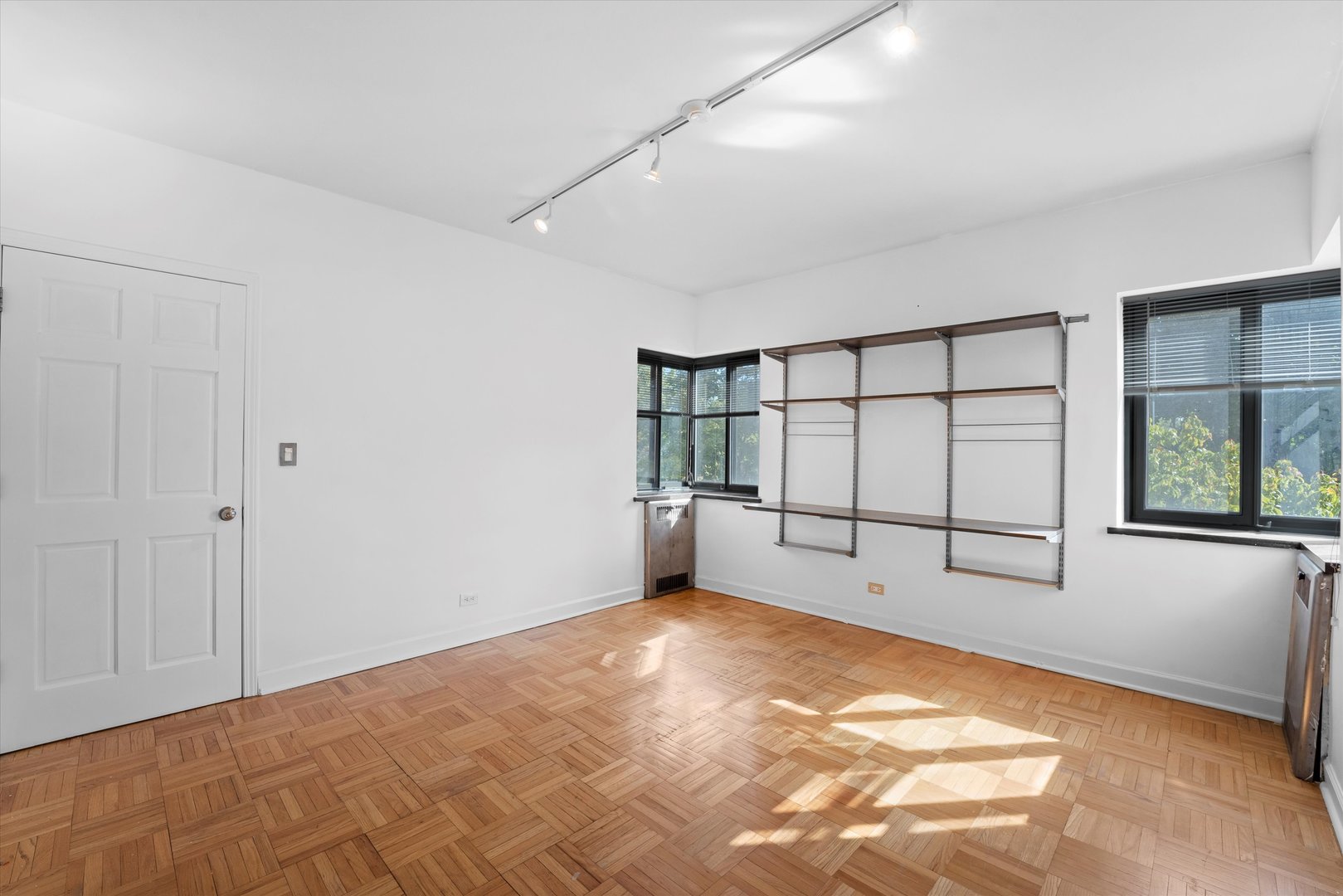 5048 N Marine Drive Unit: F3